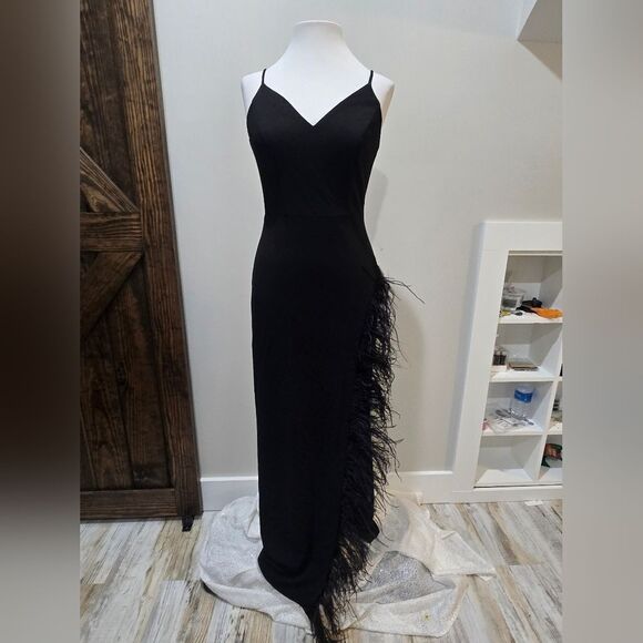 XSCAPE V-Neck Feather-Trimmed High-Slit Gown NWOT size 4 Black - Picture 4 of 6